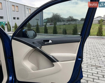 Синій Фольксваген Тігуан, об'ємом двигуна 2 л та пробігом 227 тис. км за 9800 $, фото 54 на Automoto.ua
