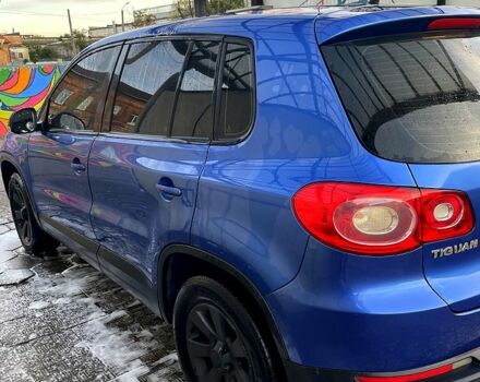 Синий Фольксваген Тигуан, объемом двигателя 2 л и пробегом 130 тыс. км за 9500 $, фото 4 на Automoto.ua