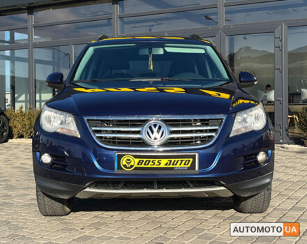 Синий Фольксваген Тигуан, объемом двигателя 2 л и пробегом 315 тыс. км за 9800 $, фото 1 на Automoto.ua