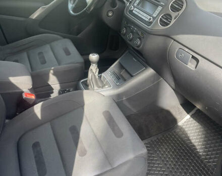 Синий Фольксваген Тигуан, объемом двигателя 1.39 л и пробегом 228 тыс. км за 9000 $, фото 4 на Automoto.ua