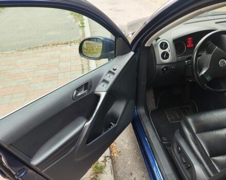 Синий Фольксваген Тигуан, объемом двигателя 2 л и пробегом 265 тыс. км за 8300 $, фото 5 на Automoto.ua