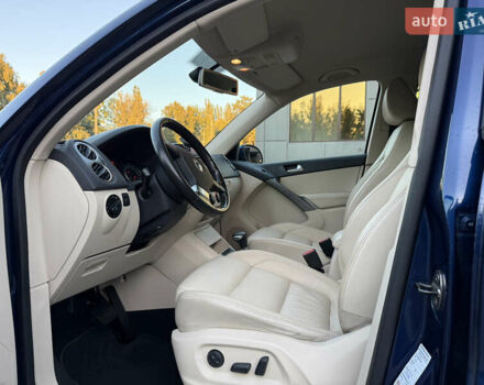 Синій Фольксваген Тігуан, об'ємом двигуна 2 л та пробігом 158 тис. км за 10999 $, фото 10 на Automoto.ua