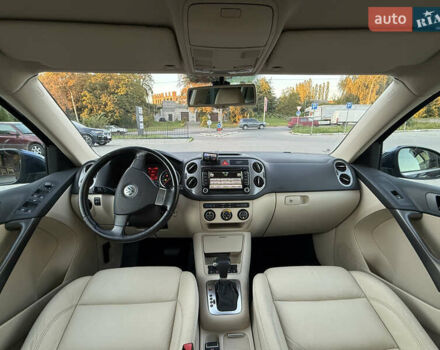 Синій Фольксваген Тігуан, об'ємом двигуна 2 л та пробігом 158 тис. км за 10999 $, фото 22 на Automoto.ua