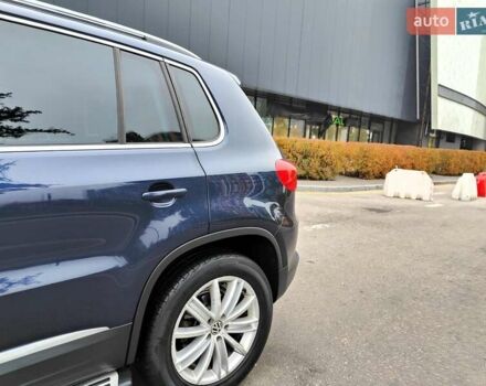 Синий Фольксваген Тигуан, объемом двигателя 2 л и пробегом 278 тыс. км за 8490 $, фото 6 на Automoto.ua