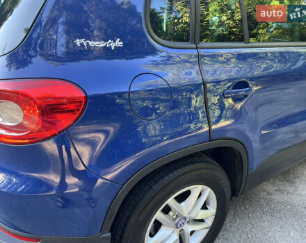 Синий Фольксваген Тигуан, объемом двигателя 2 л и пробегом 187 тыс. км за 11890 $, фото 2 на Automoto.ua