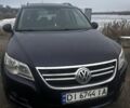 Синий Фольксваген Тигуан, объемом двигателя 2 л и пробегом 260 тыс. км за 10000 $, фото 1 на Automoto.ua
