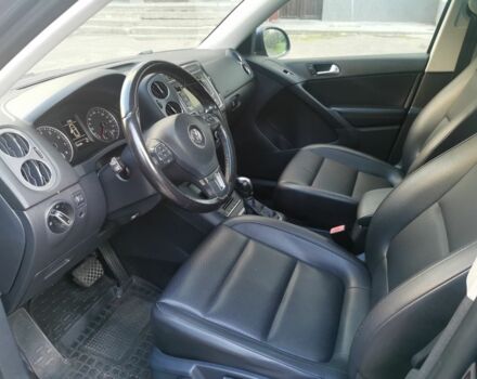 Синий Фольксваген Тигуан, объемом двигателя 2 л и пробегом 153 тыс. км за 9500 $, фото 5 на Automoto.ua