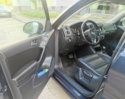 Синий Фольксваген Тигуан, объемом двигателя 2 л и пробегом 153 тыс. км за 9500 $, фото 3 на Automoto.ua