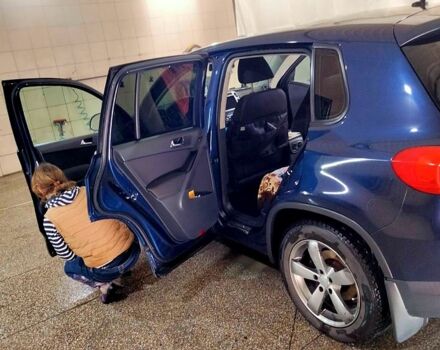 Синий Фольксваген Тигуан, объемом двигателя 2 л и пробегом 230 тыс. км за 11800 $, фото 1 на Automoto.ua