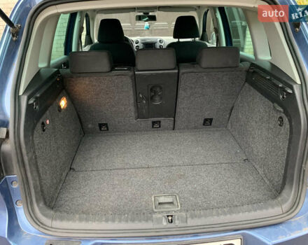 Синий Фольксваген Тигуан, объемом двигателя 1.97 л и пробегом 217 тыс. км за 13200 $, фото 6 на Automoto.ua