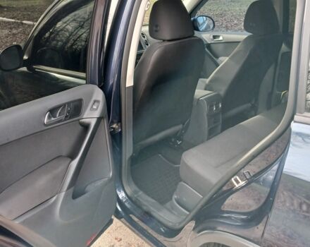 Синий Фольксваген Тигуан, объемом двигателя 2 л и пробегом 200 тыс. км за 11500 $, фото 5 на Automoto.ua