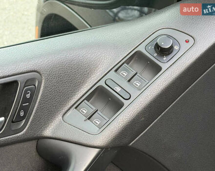 Синий Фольксваген Тигуан, объемом двигателя 2 л и пробегом 170 тыс. км за 10200 $, фото 9 на Automoto.ua