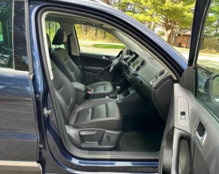 Синій Фольксваген Тігуан, об'ємом двигуна 2 л та пробігом 82 тис. км за 4200 $, фото 12 на Automoto.ua