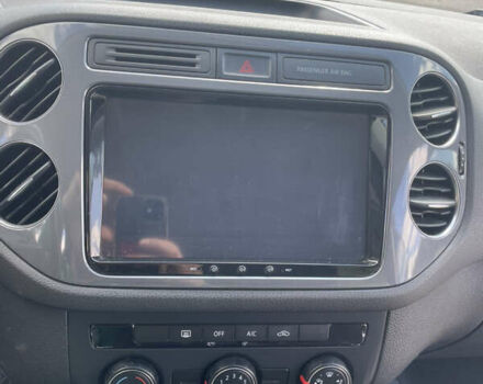 Синий Фольксваген Тигуан, объемом двигателя 1.98 л и пробегом 137 тыс. км за 12000 $, фото 12 на Automoto.ua