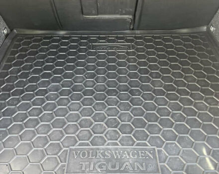 Синий Фольксваген Тигуан, объемом двигателя 1.98 л и пробегом 137 тыс. км за 12000 $, фото 9 на Automoto.ua