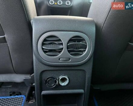 Синий Фольксваген Тигуан, объемом двигателя 2 л и пробегом 122 тыс. км за 14990 $, фото 31 на Automoto.ua