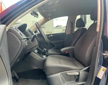 Синій Фольксваген Тігуан, об'ємом двигуна 2 л та пробігом 220 тис. км за 12000 $, фото 18 на Automoto.ua