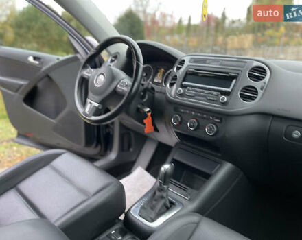 Синий Фольксваген Тигуан, объемом двигателя 2 л и пробегом 165 тыс. км за 11500 $, фото 16 на Automoto.ua