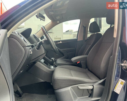 Синий Фольксваген Тигуан, объемом двигателя 2 л и пробегом 219 тыс. км за 12000 $, фото 18 на Automoto.ua