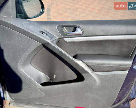 Синий Фольксваген Тигуан, объемом двигателя 2 л и пробегом 121 тыс. км за 16800 $, фото 57 на Automoto.ua