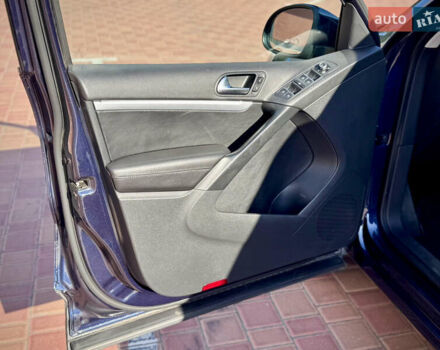 Синий Фольксваген Тигуан, объемом двигателя 2 л и пробегом 121 тыс. км за 16800 $, фото 51 на Automoto.ua