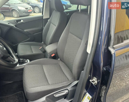 Синій Фольксваген Тігуан, об'ємом двигуна 2 л та пробігом 139 тис. км за 13500 $, фото 31 на Automoto.ua