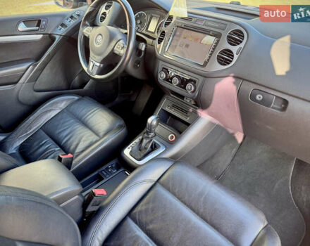 Синий Фольксваген Тигуан, объемом двигателя 2 л и пробегом 121 тыс. км за 16800 $, фото 66 на Automoto.ua