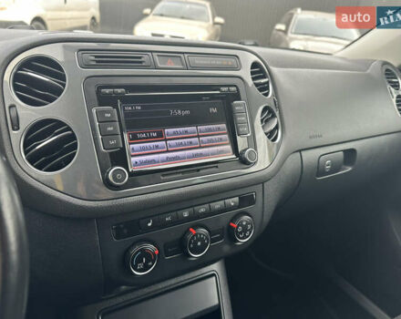 Синій Фольксваген Тігуан, об'ємом двигуна 2 л та пробігом 139 тис. км за 13500 $, фото 40 на Automoto.ua