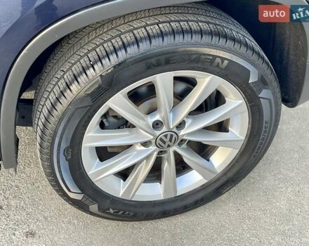 Синий Фольксваген Тигуан, объемом двигателя 2 л и пробегом 165 тыс. км за 16200 $, фото 11 на Automoto.ua