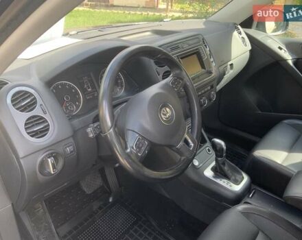 Синій Фольксваген Тігуан, об'ємом двигуна 2 л та пробігом 286 тис. км за 9500 $, фото 6 на Automoto.ua
