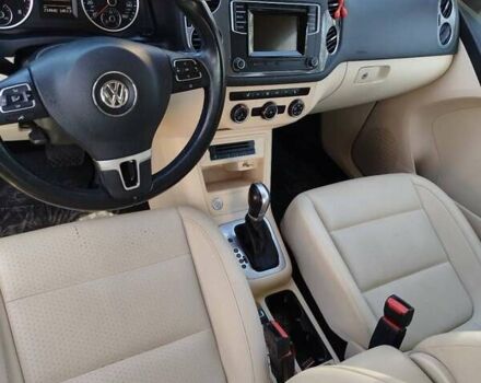 Синій Фольксваген Тігуан, об'ємом двигуна 2 л та пробігом 236 тис. км за 12900 $, фото 2 на Automoto.ua