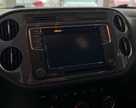 Синій Фольксваген Тігуан, об'ємом двигуна 2 л та пробігом 118 тис. км за 12650 $, фото 13 на Automoto.ua