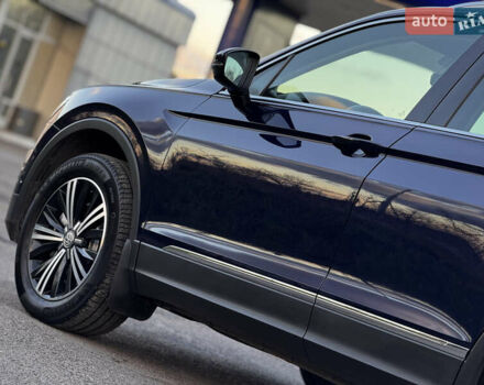 Синий Фольксваген Тигуан, объемом двигателя 2 л и пробегом 253 тыс. км за 22500 $, фото 24 на Automoto.ua