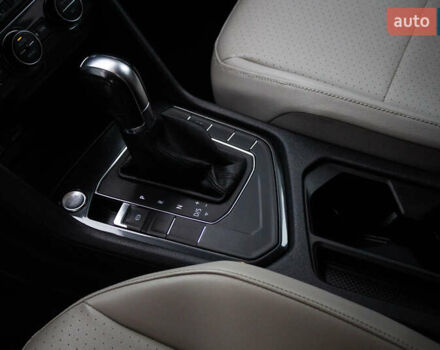 Синий Фольксваген Тигуан, объемом двигателя 2 л и пробегом 140 тыс. км за 18000 $, фото 22 на Automoto.ua