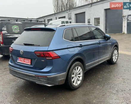 Синий Фольксваген Тигуан, объемом двигателя 0 л и пробегом 102 тыс. км за 19999 $, фото 3 на Automoto.ua