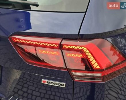 Синий Фольксваген Тигуан, объемом двигателя 2 л и пробегом 81 тыс. км за 27800 $, фото 12 на Automoto.ua