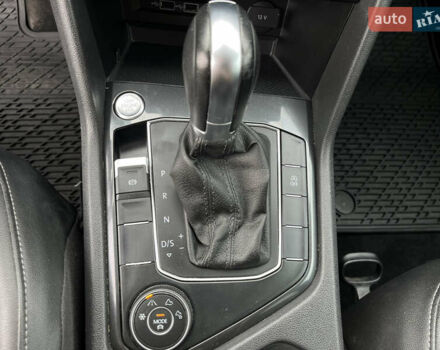 Синій Фольксваген Тігуан, об'ємом двигуна 2 л та пробігом 120 тис. км за 18500 $, фото 17 на Automoto.ua