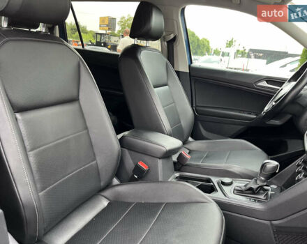 Синій Фольксваген Тігуан, об'ємом двигуна 2 л та пробігом 120 тис. км за 18500 $, фото 25 на Automoto.ua