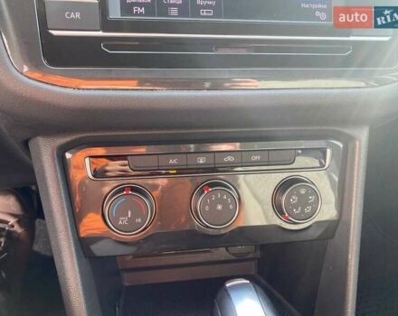 Синій Фольксваген Тігуан, об'ємом двигуна 2 л та пробігом 142 тис. км за 15300 $, фото 16 на Automoto.ua