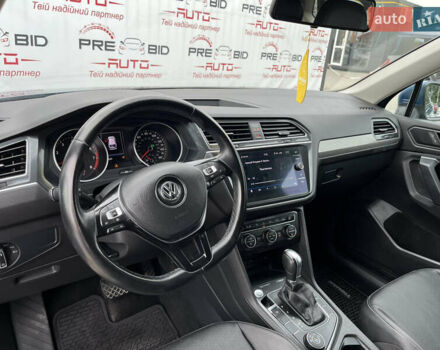 Синій Фольксваген Тігуан, об'ємом двигуна 2 л та пробігом 120 тис. км за 18500 $, фото 13 на Automoto.ua