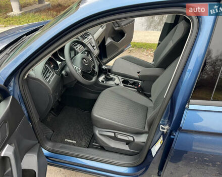 Синій Фольксваген Тігуан, об'ємом двигуна 1.98 л та пробігом 207 тис. км за 16000 $, фото 17 на Automoto.ua