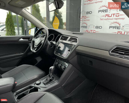 Синій Фольксваген Тігуан, об'ємом двигуна 2 л та пробігом 120 тис. км за 18500 $, фото 24 на Automoto.ua