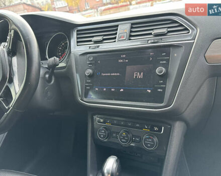 Синій Фольксваген Тігуан, об'ємом двигуна 2 л та пробігом 192 тис. км за 16999 $, фото 38 на Automoto.ua