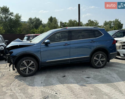 Синій Фольксваген Тігуан, об'ємом двигуна 1.98 л та пробігом 70 тис. км за 10100 $, фото 3 на Automoto.ua