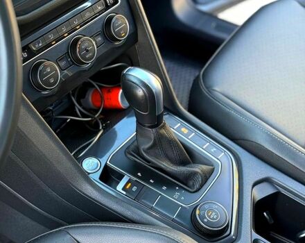 Синий Фольксваген Тигуан, объемом двигателя 2 л и пробегом 53 тыс. км за 18000 $, фото 7 на Automoto.ua