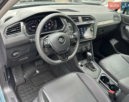 Синій Фольксваген Тігуан, об'ємом двигуна 2 л та пробігом 35 тис. км за 25500 $, фото 18 на Automoto.ua