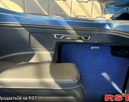 Синий Фольксваген Тигуан, объемом двигателя 2 л и пробегом 150 тыс. км за 25000 $, фото 4 на Automoto.ua