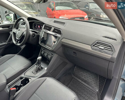 Синій Фольксваген Тігуан, об'ємом двигуна 2 л та пробігом 35 тис. км за 25500 $, фото 38 на Automoto.ua