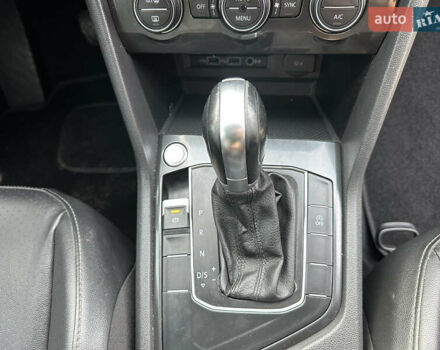 Синій Фольксваген Тігуан, об'ємом двигуна 2 л та пробігом 192 тис. км за 16999 $, фото 42 на Automoto.ua