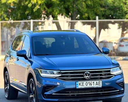 Синий Фольксваген Тигуан, объемом двигателя 2 л и пробегом 53 тыс. км за 18000 $, фото 2 на Automoto.ua